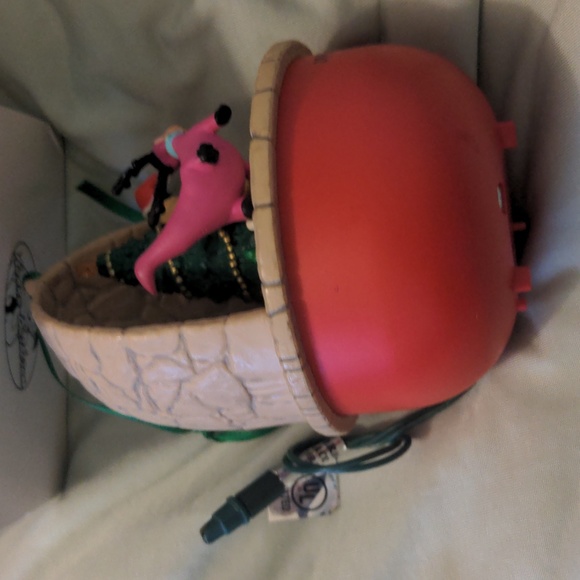 Flintstones Hallmark Light, Motion, and Sound ornament 1995 - Picture 4 of 6